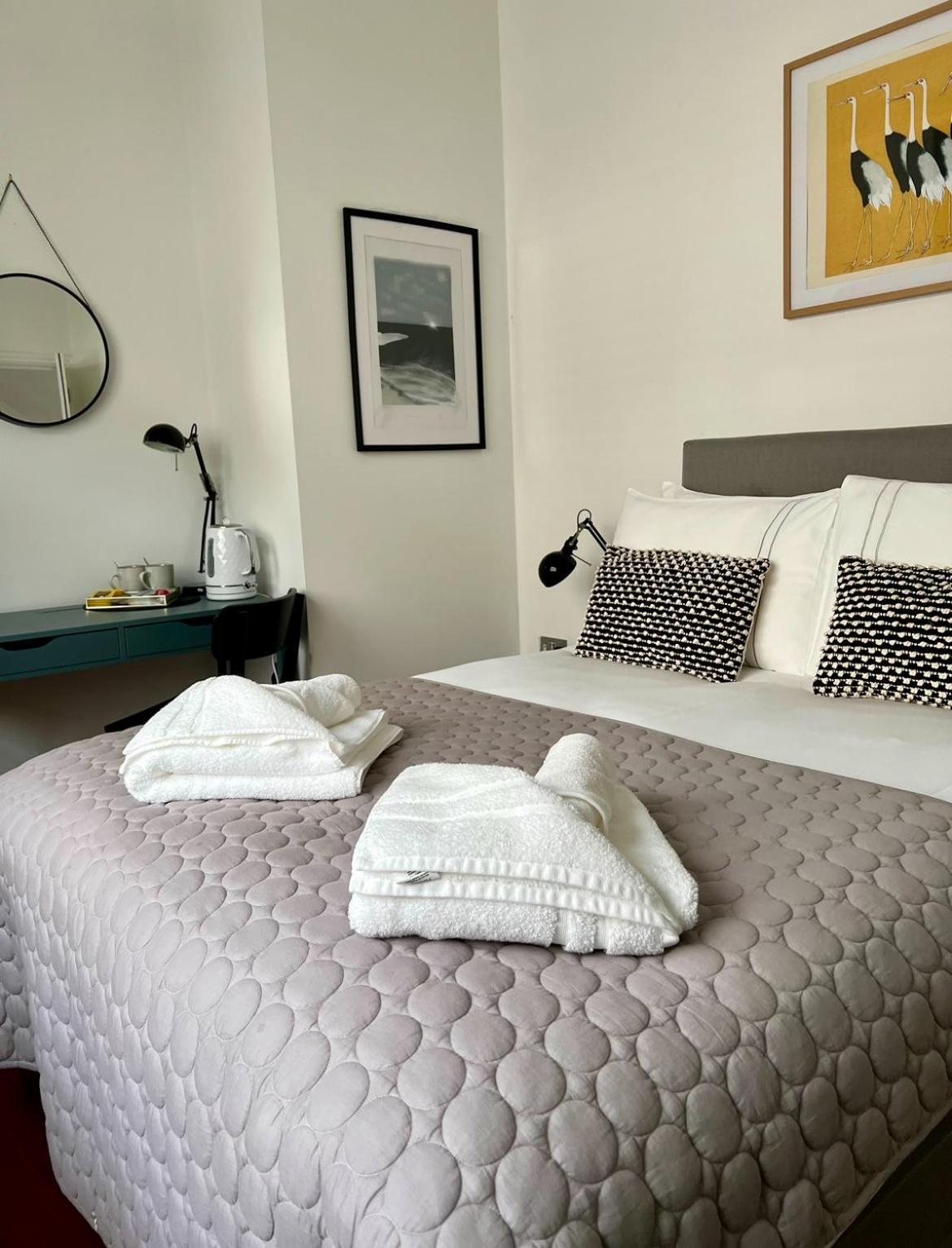 Private Double Room With Ensuite, No Breakfast, Truro City Centre Экстерьер фото